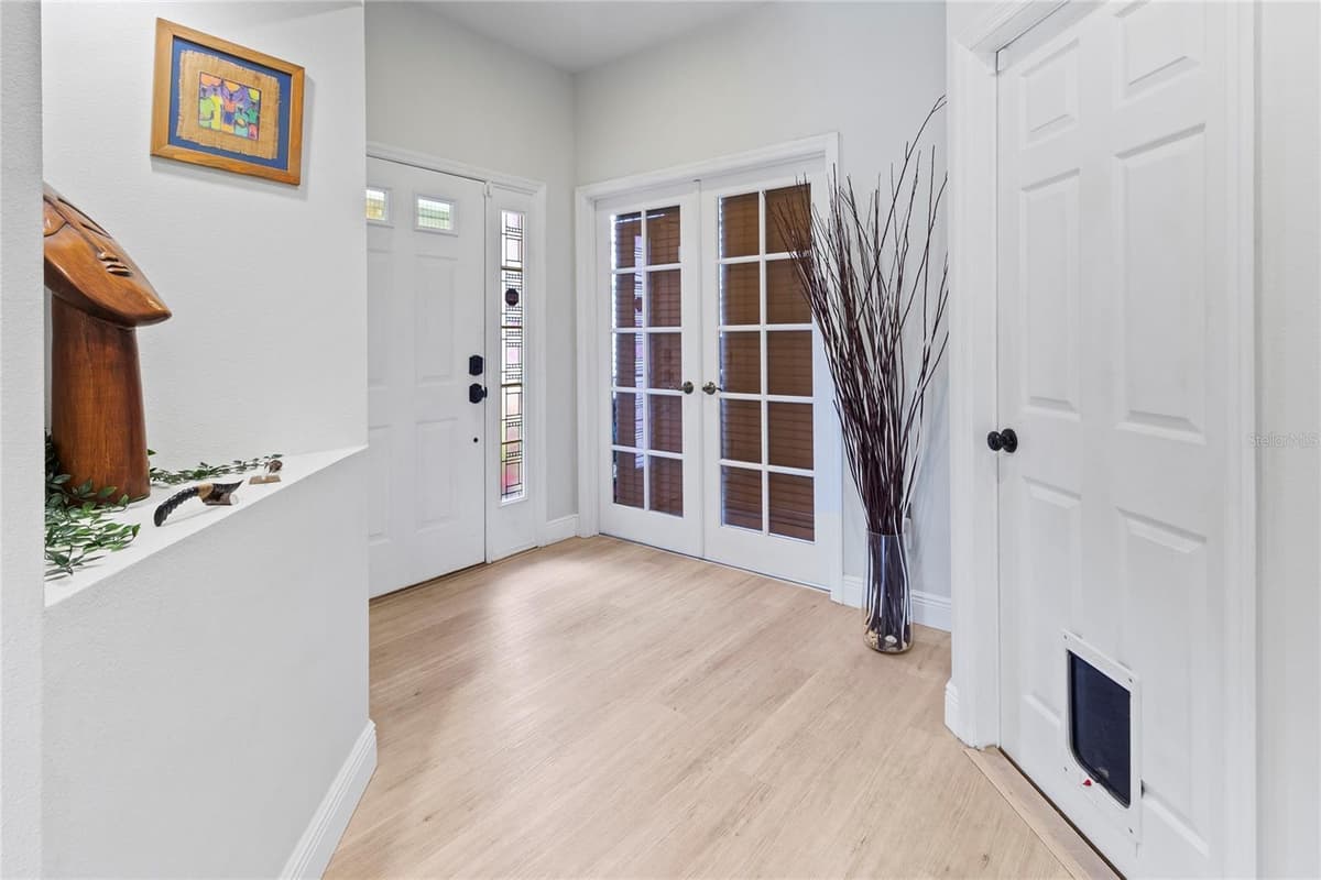 5715 SPANISH POINT COURT — photo 10 of 39