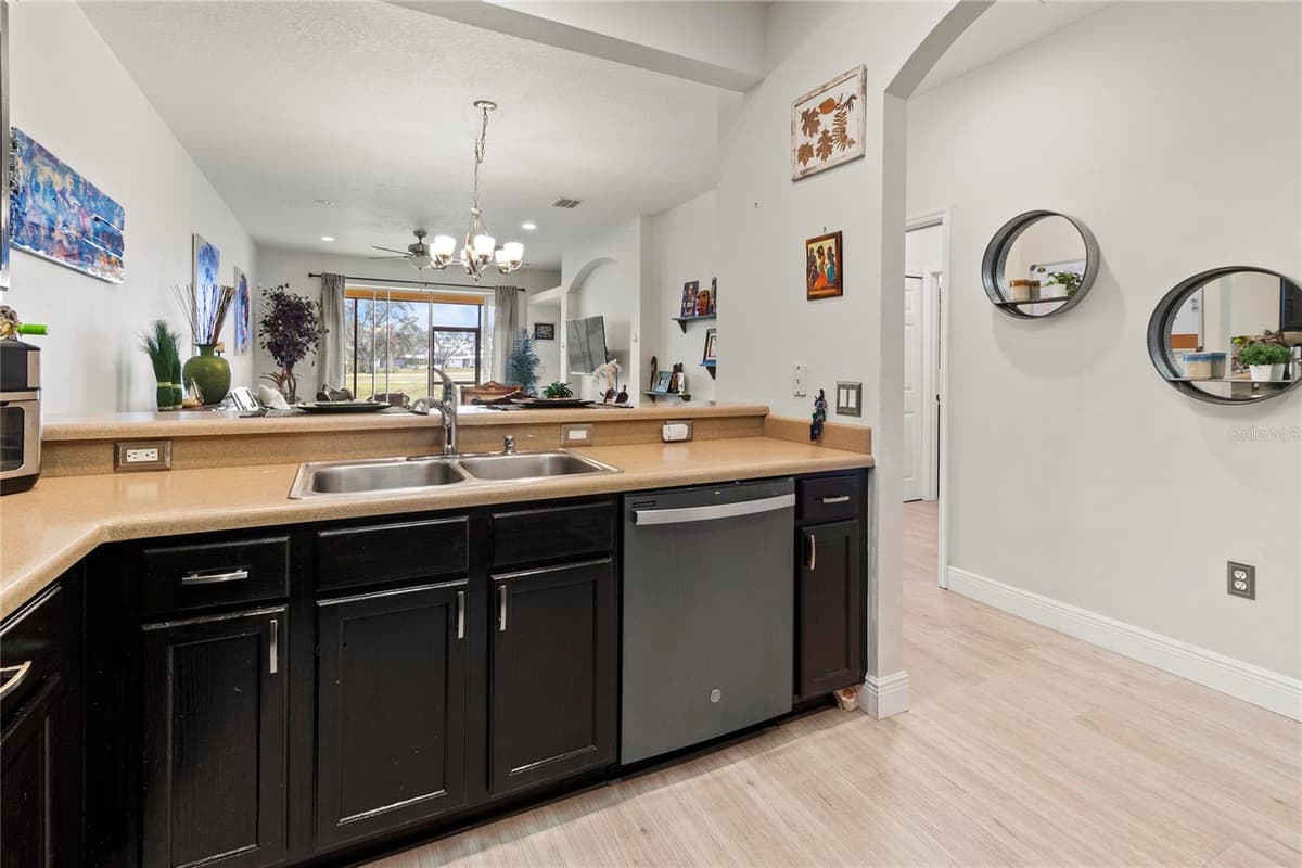 5715 SPANISH POINT COURT — photo 16 of 39