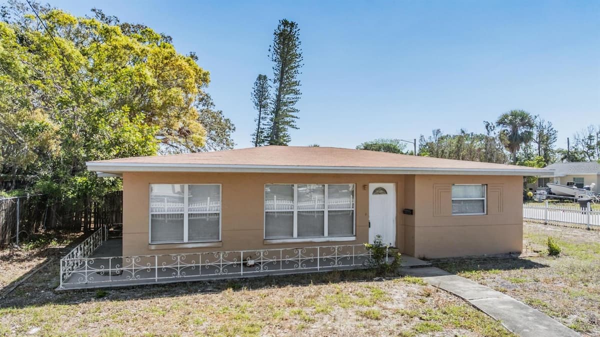 5130 DR MARTIN LUTHER KING JR ST S — photo 1 of 43