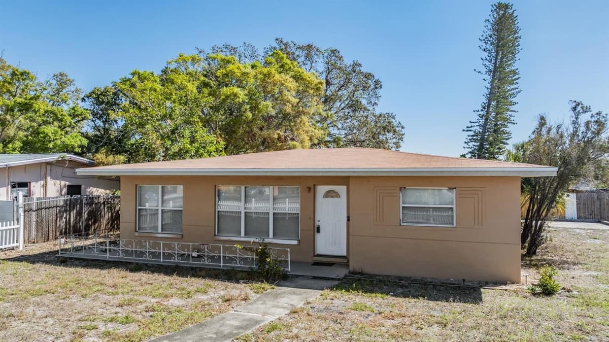 5130 DR MARTIN LUTHER KING JR ST S — photo 3 of 43