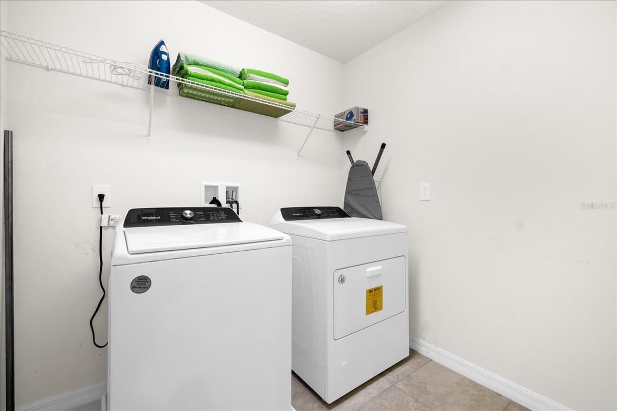 7260 OAKMOSS LOOP — photo 14 of 46