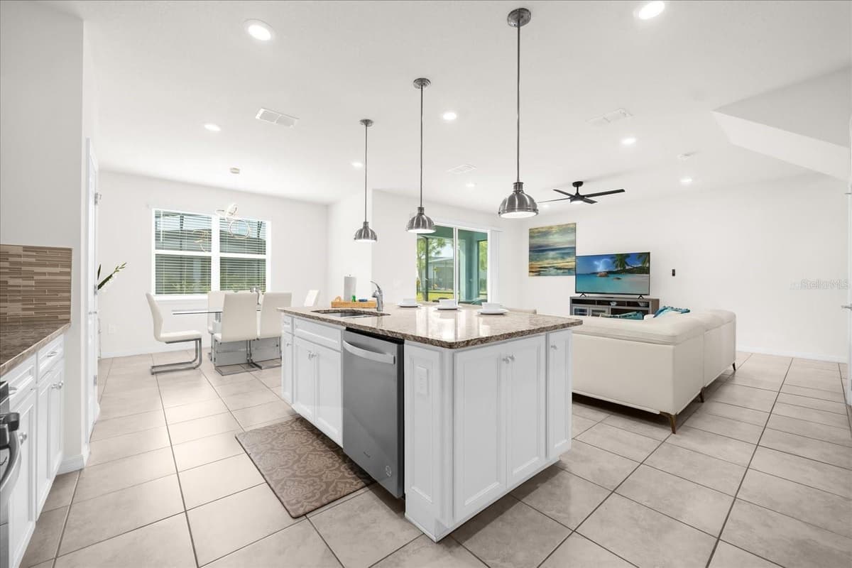 7260 OAKMOSS LOOP — photo 11 of 46