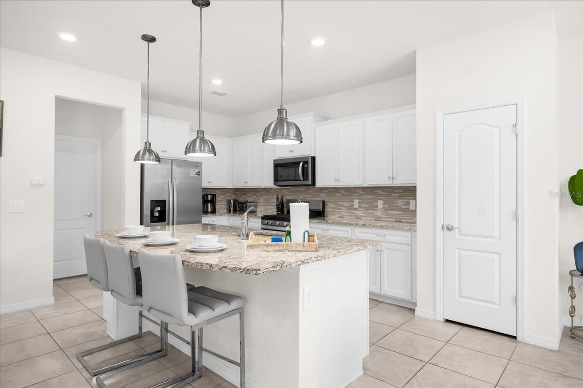 7260 OAKMOSS LOOP — photo 10 of 46