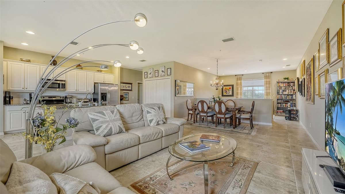 8115 MIRAMAR WAY — photo 6 of 76