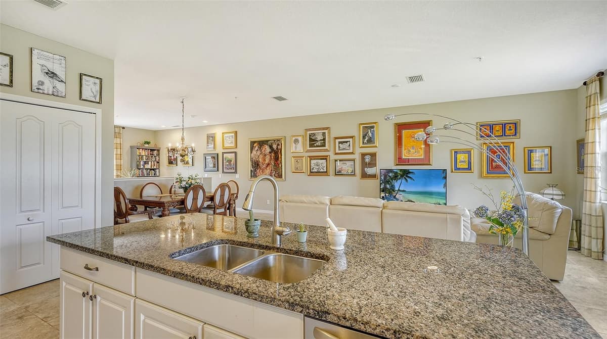 8115 MIRAMAR WAY — photo 16 of 76