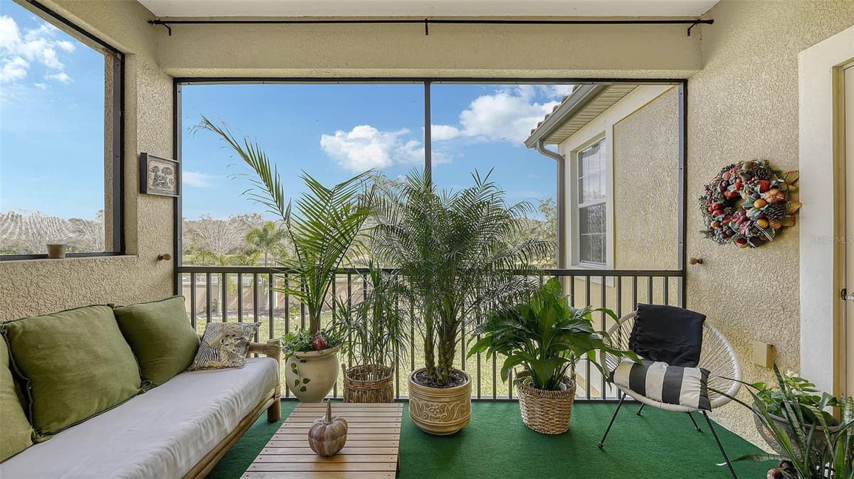 8115 MIRAMAR WAY — photo 13 of 76