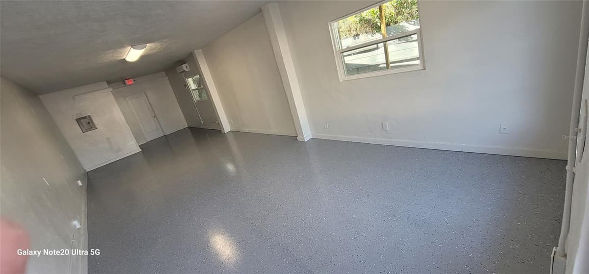 2400 25TH STREET — photo 3 of 7