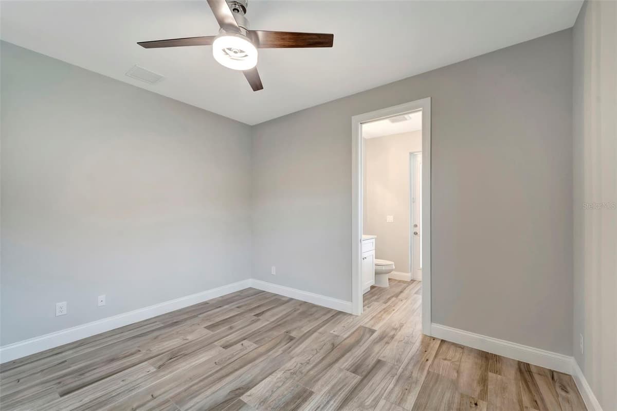 10442 WINNIPEG STREET — photo 24 of 51