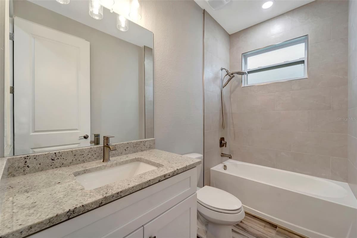 10442 WINNIPEG STREET — photo 29 of 51