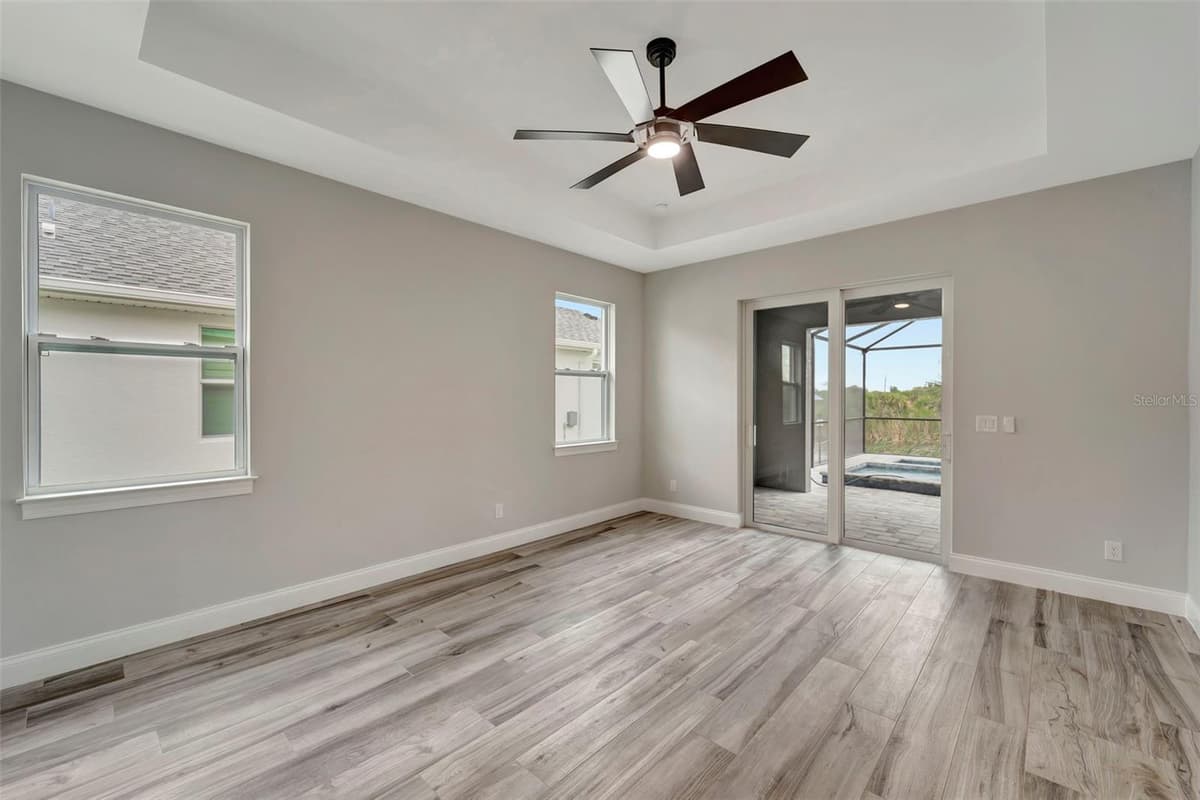 10442 WINNIPEG STREET — photo 16 of 51