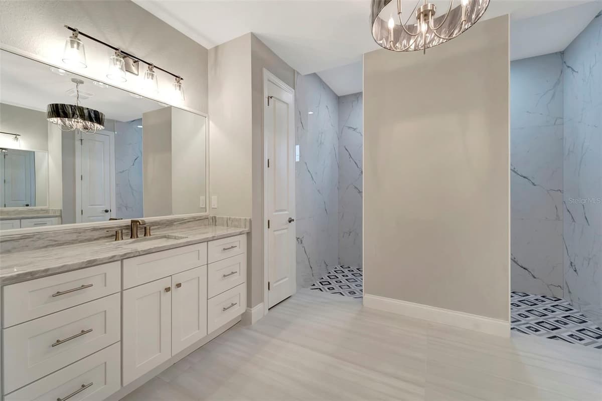 10442 WINNIPEG STREET — photo 20 of 51