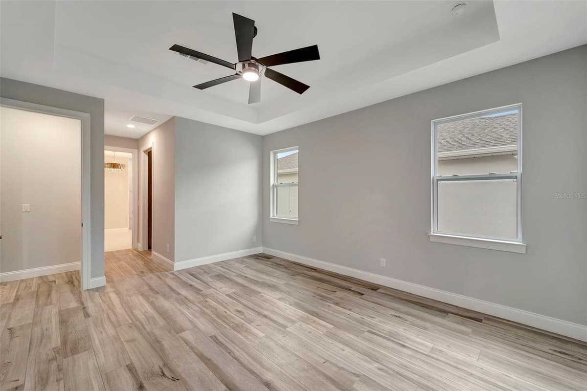 10442 WINNIPEG STREET — photo 17 of 51
