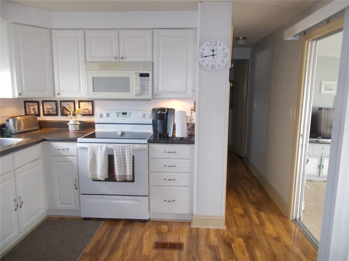 5232 PALENA BOULEVARD — photo 5 of 55