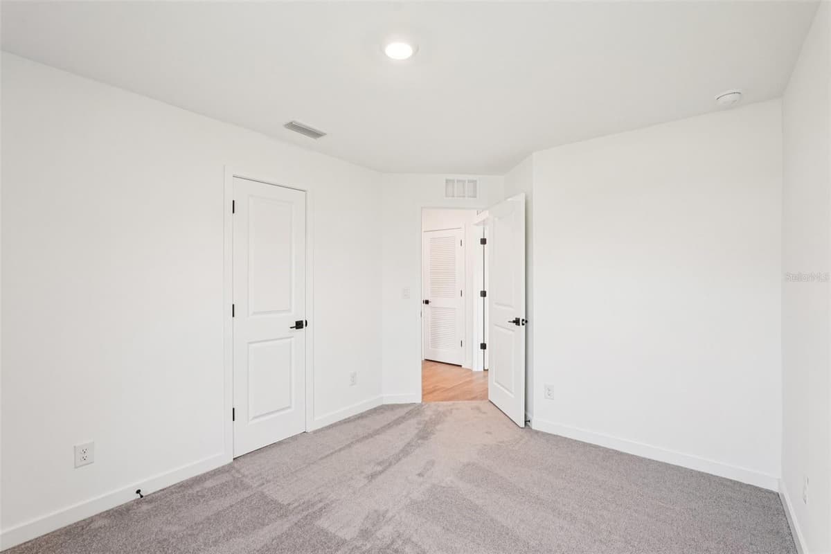 3355 MONCRIEF AVENUE — photo 39 of 43