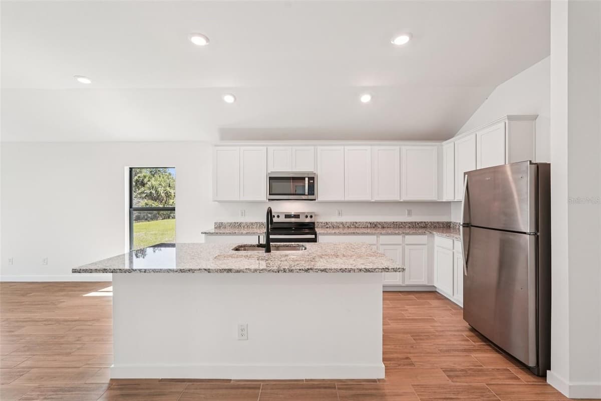 3355 MONCRIEF AVENUE — photo 22 of 43