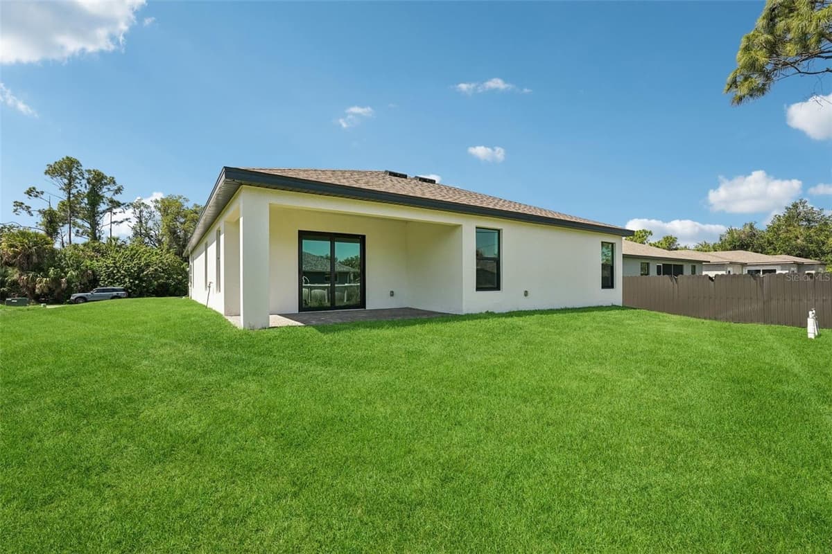 3355 MONCRIEF AVENUE — photo 9 of 43