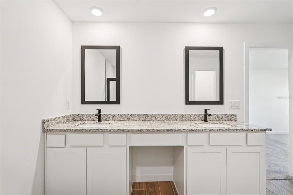 3355 MONCRIEF AVENUE — photo 30 of 43