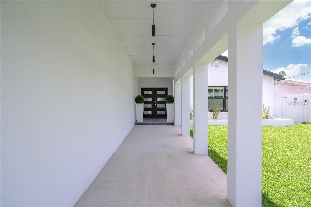16015 REDINGTON DRIVE — photo 7 of 60