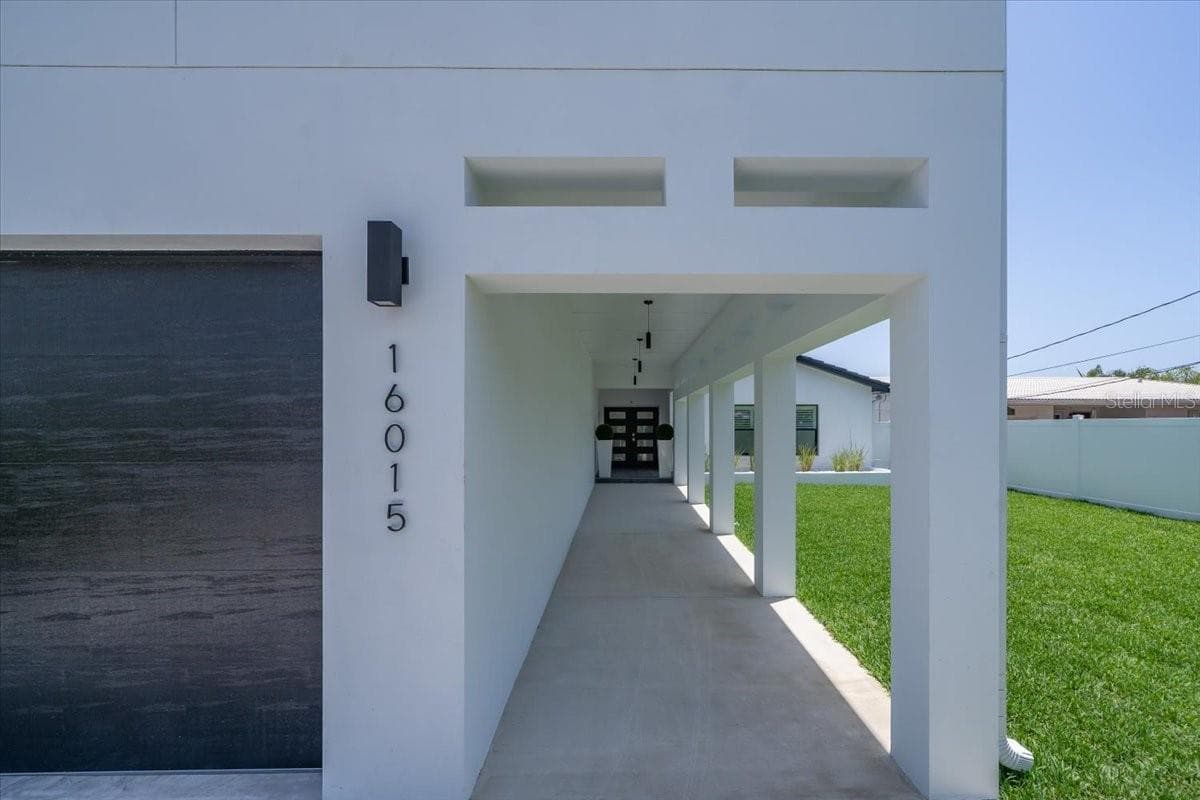 16015 REDINGTON DRIVE — photo 5 of 60