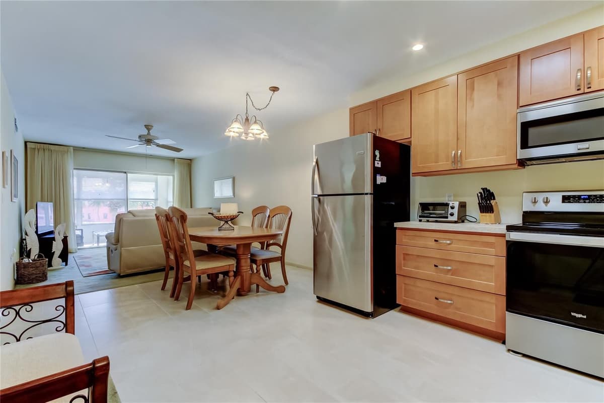680 71ST AVENUE — photo 8 of 43