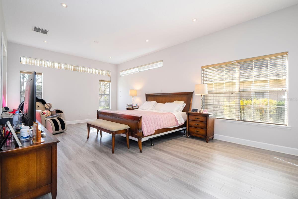 14039 HAMPSHIRE BAY CIRCLE — photo 32 of 86