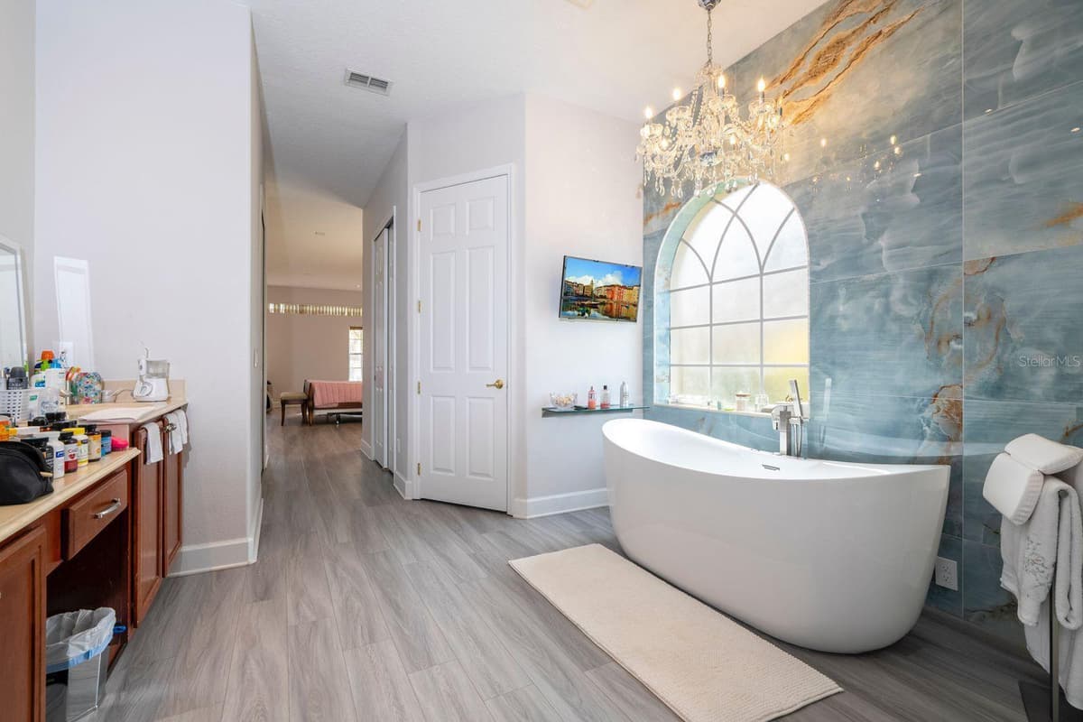 14039 HAMPSHIRE BAY CIRCLE — photo 38 of 86