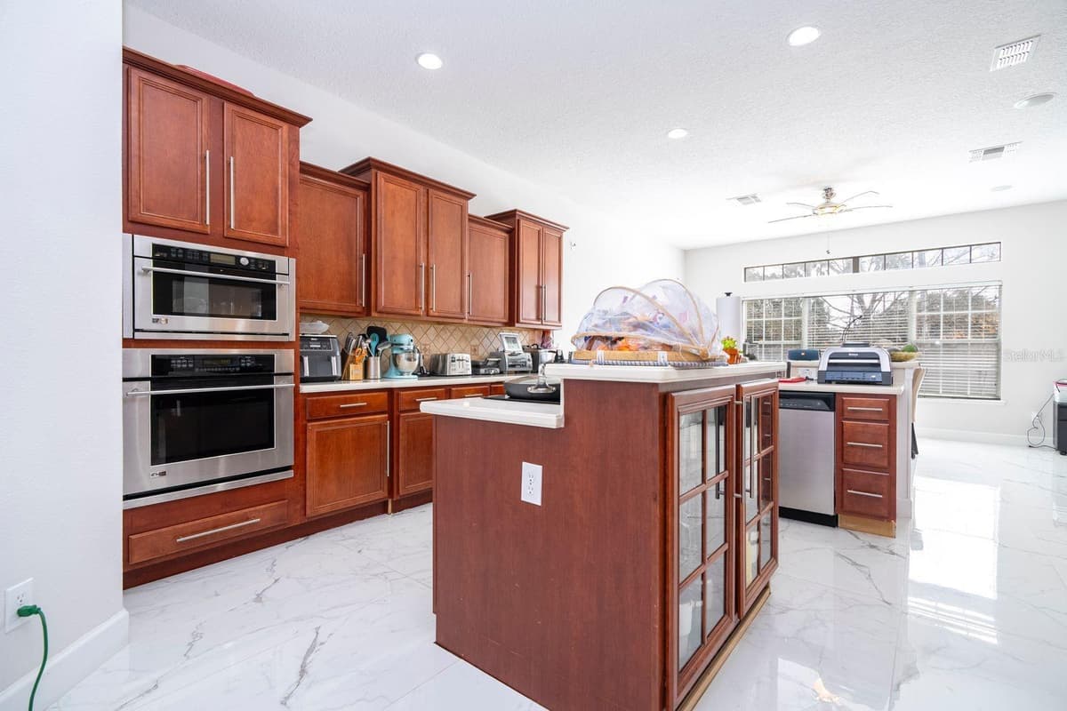 14039 HAMPSHIRE BAY CIRCLE — photo 25 of 86