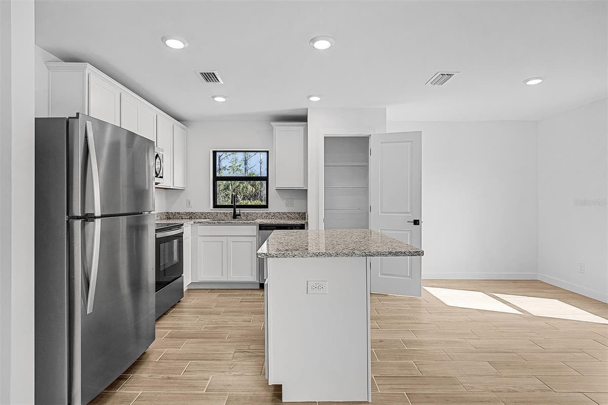 3560 BELLEFONTE AVENUE — photo 9 of 18