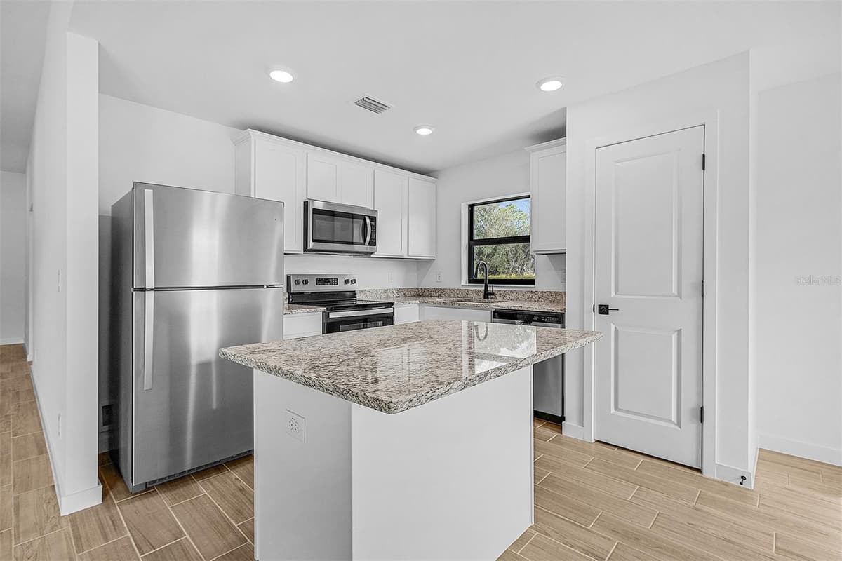 3560 BELLEFONTE AVENUE — photo 7 of 18