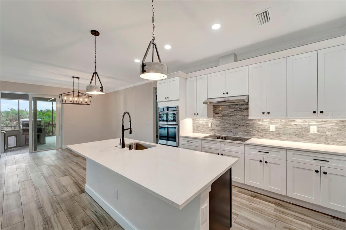10508 MCALESTER CIRCLE — photo 12 of 53
