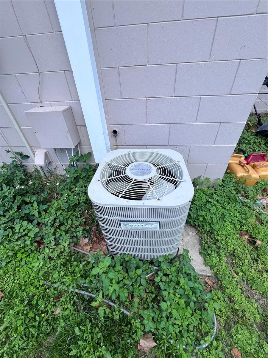 589 DUNCAN CIRCLE — photo 14 of 16
