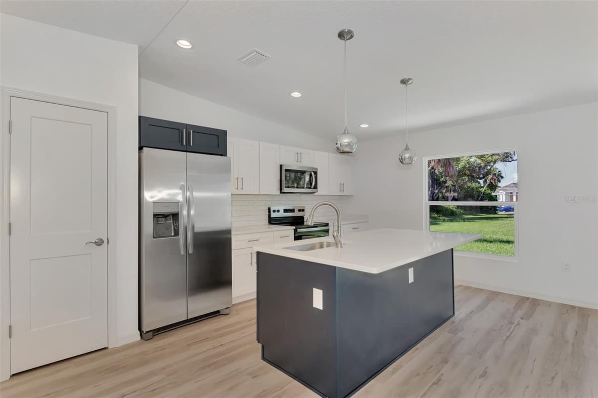 5049 BIRDSONG STREET — photo 9 of 37