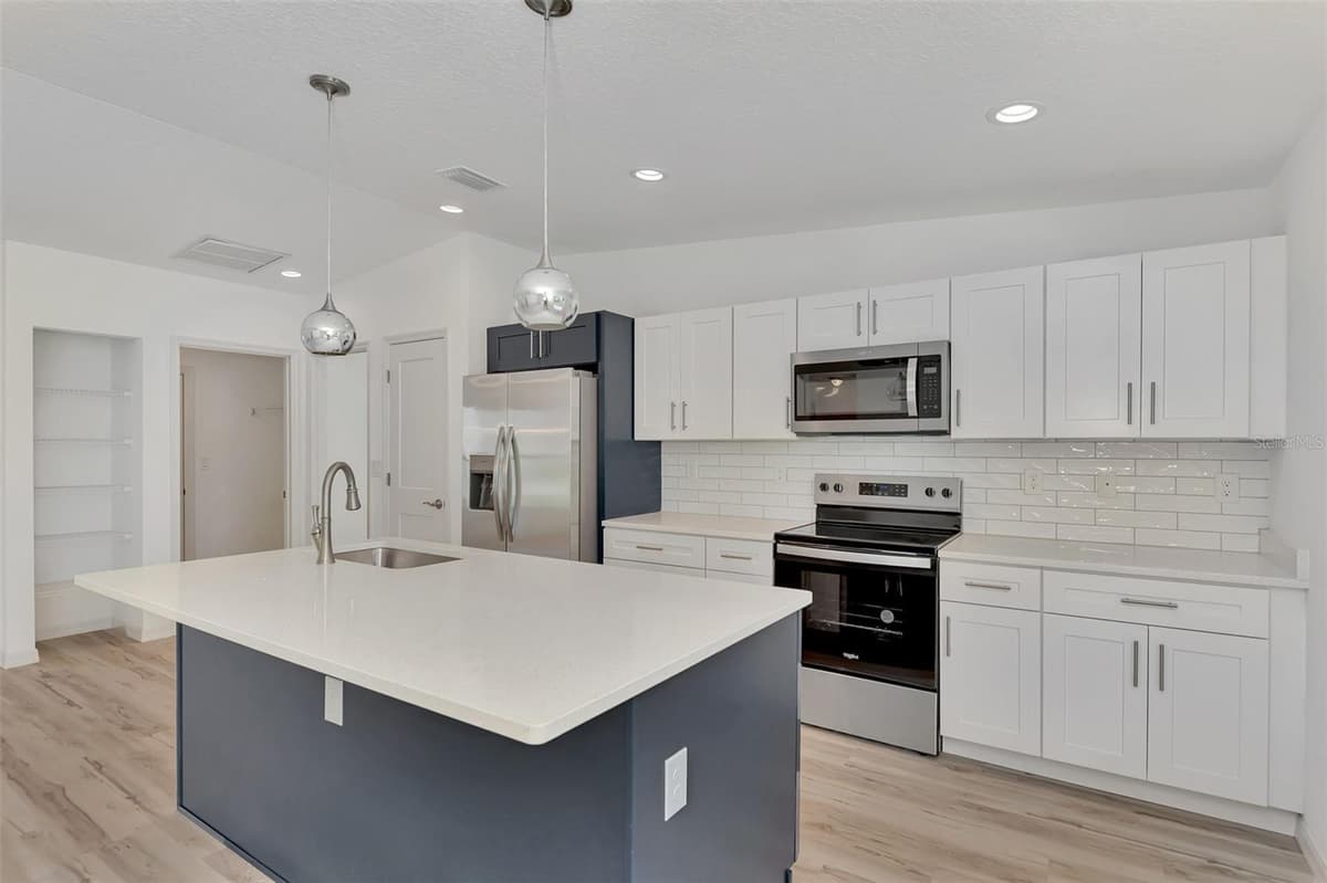 5049 BIRDSONG STREET — photo 14 of 37