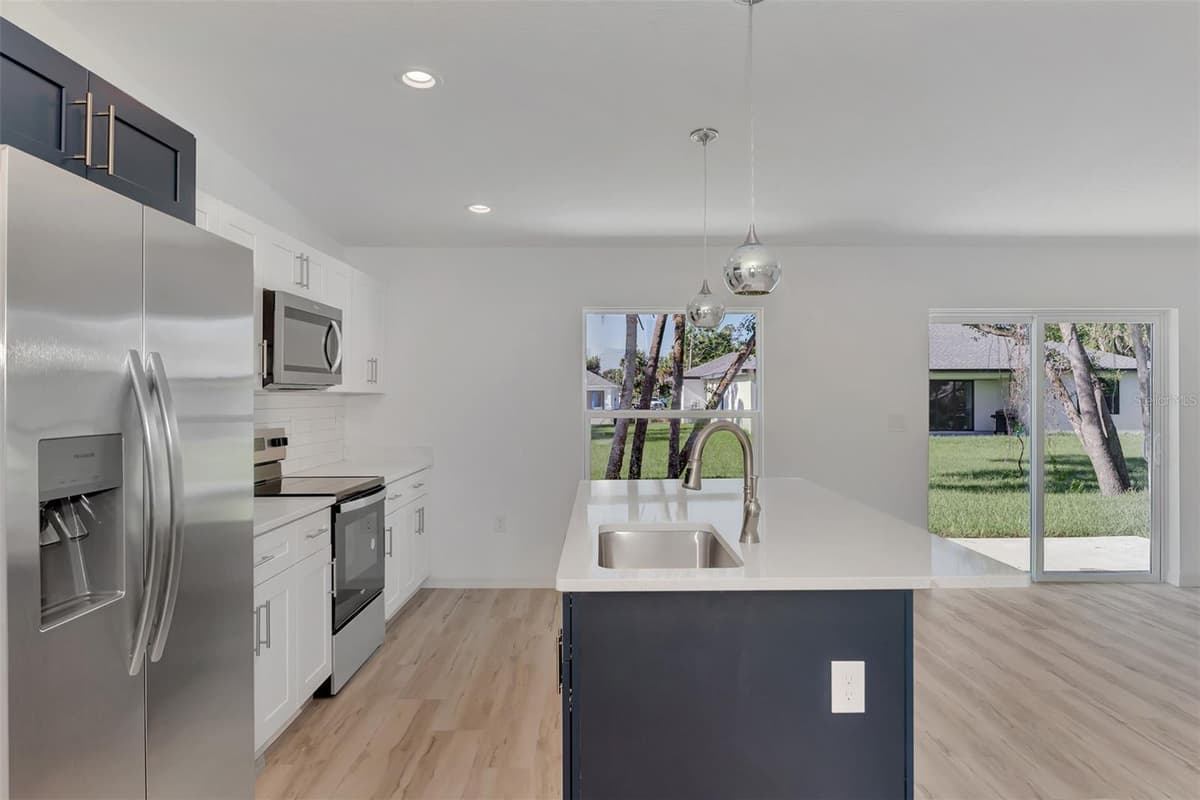 5049 BIRDSONG STREET — photo 12 of 37