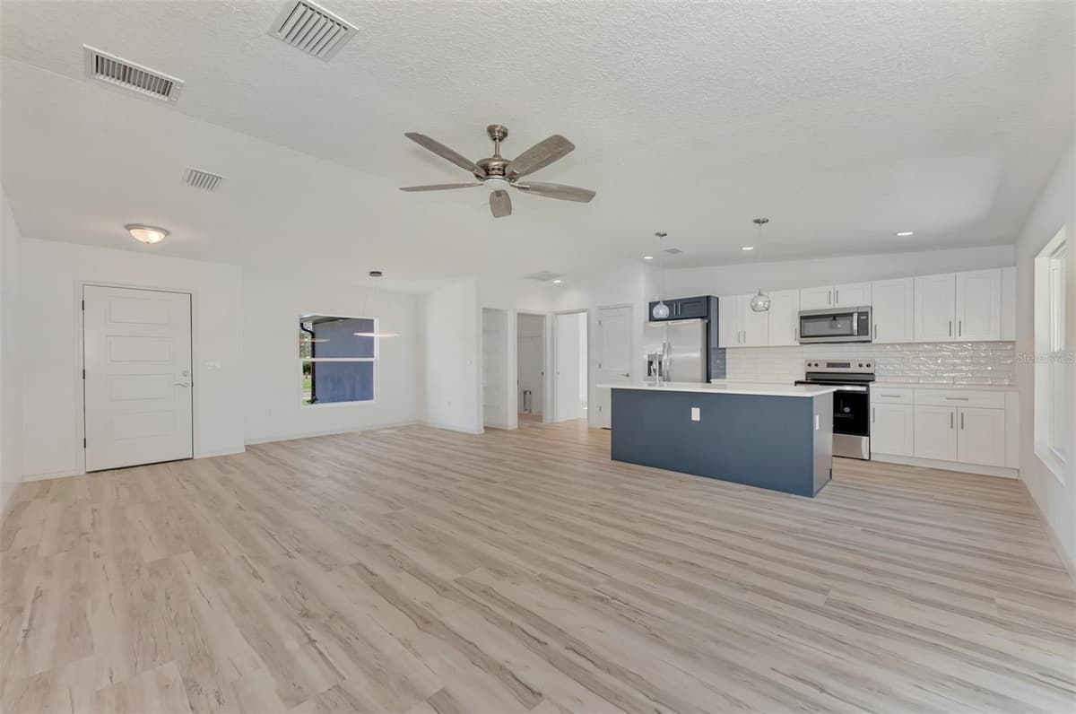 5049 BIRDSONG STREET — photo 8 of 37