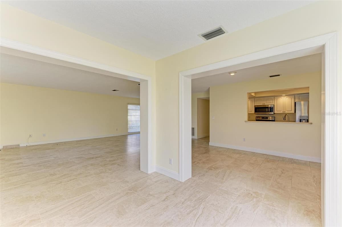 6704 11TH AVENUE — photo 14 of 50