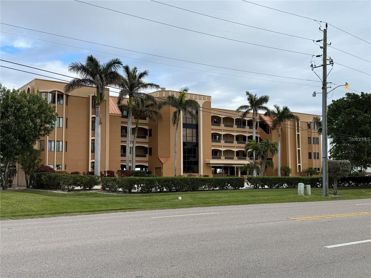 1601 PARK BEACH CIRCLE — photo 1 of 47