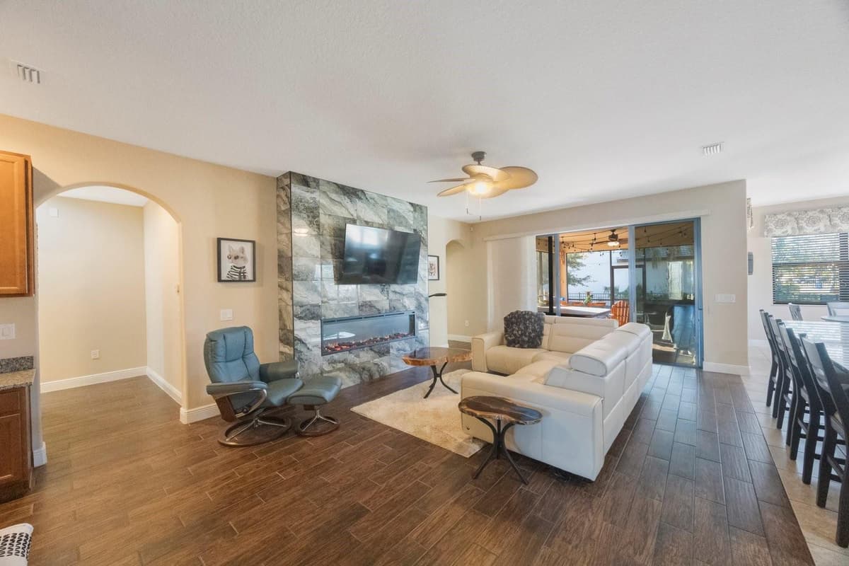 2564 GRAND CYPRESS BOULEVARD — photo 12 of 52