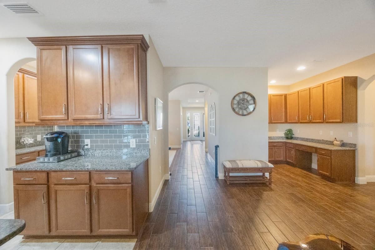 2564 GRAND CYPRESS BOULEVARD — photo 17 of 52