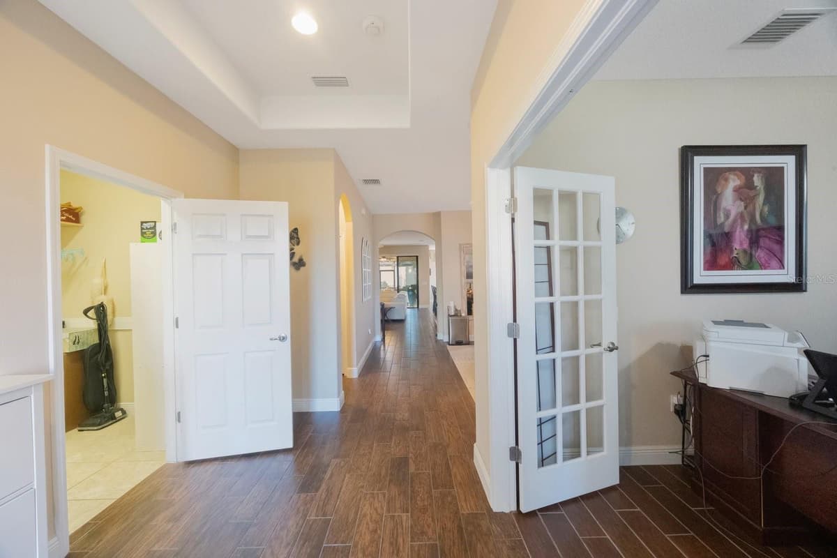 2564 GRAND CYPRESS BOULEVARD — photo 6 of 52