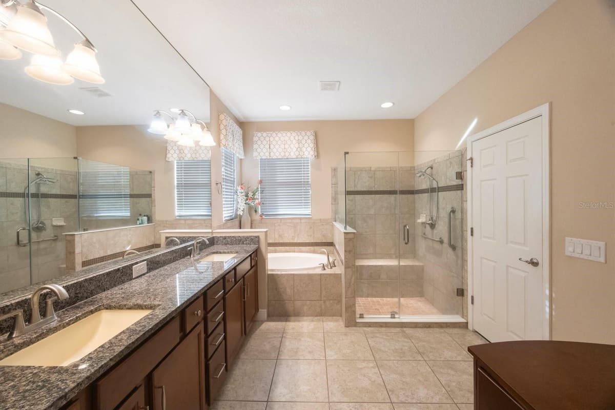 2564 GRAND CYPRESS BOULEVARD — photo 33 of 52
