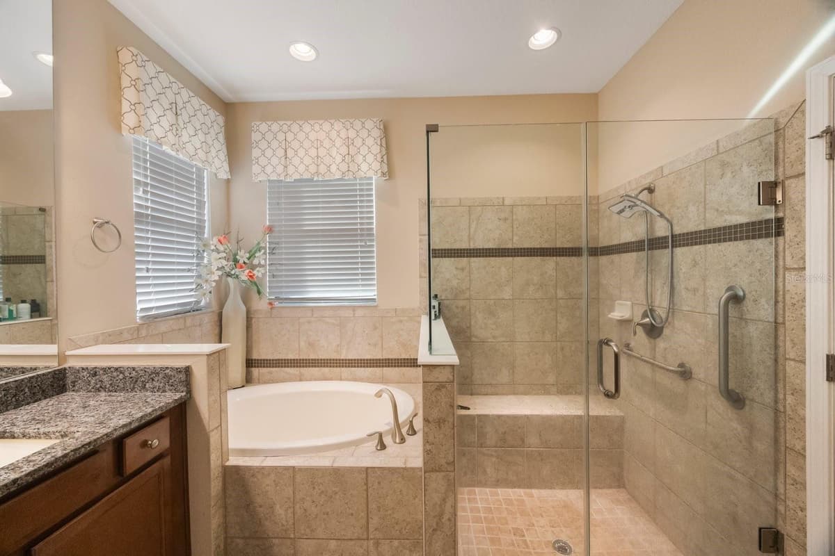 2564 GRAND CYPRESS BOULEVARD — photo 34 of 52