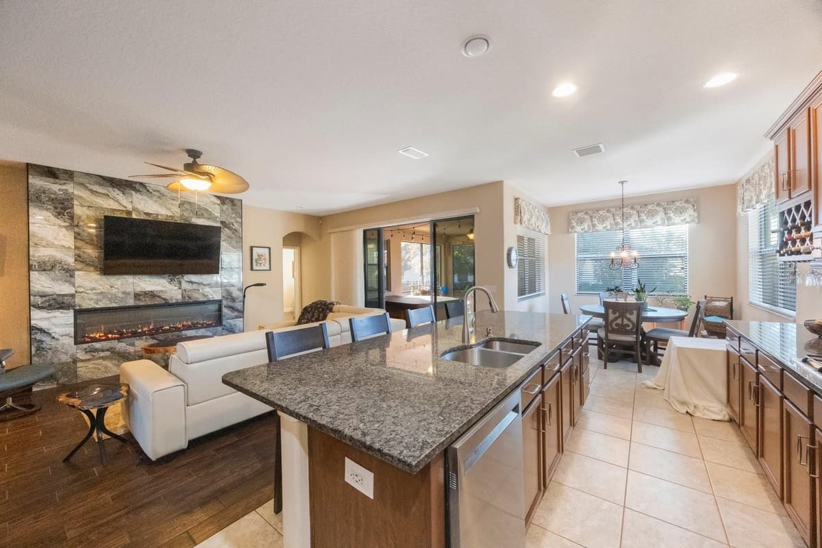 2564 GRAND CYPRESS BOULEVARD — photo 20 of 52
