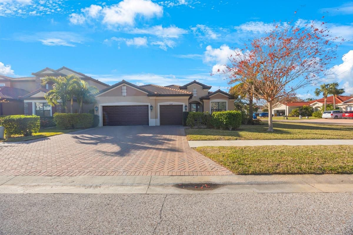 2564 GRAND CYPRESS BOULEVARD — photo 46 of 52