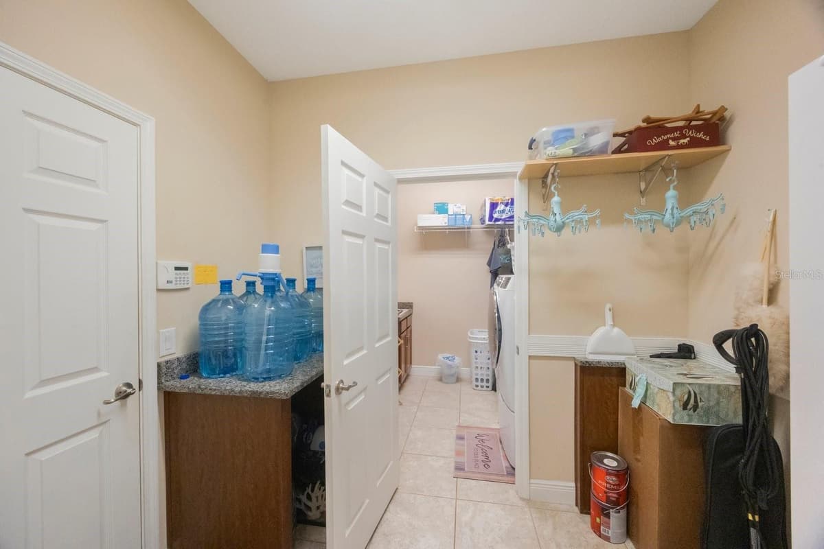 2564 GRAND CYPRESS BOULEVARD — photo 24 of 52