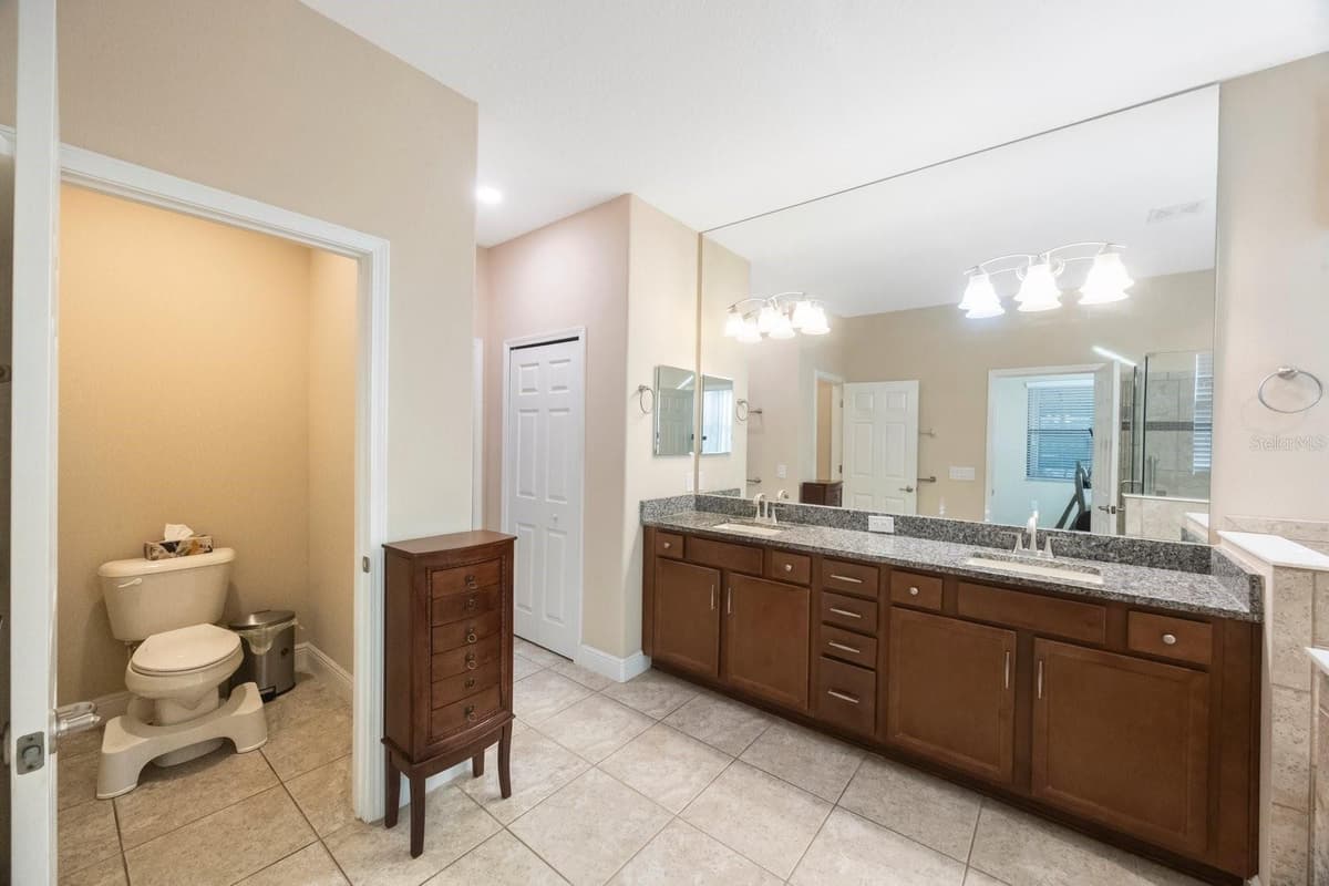 2564 GRAND CYPRESS BOULEVARD — photo 32 of 52