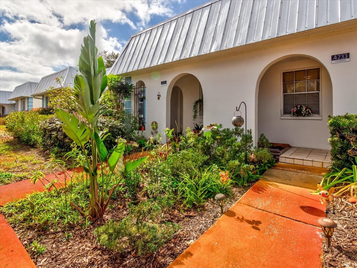 4231 TAMARGO DRIVE — photo 9 of 37