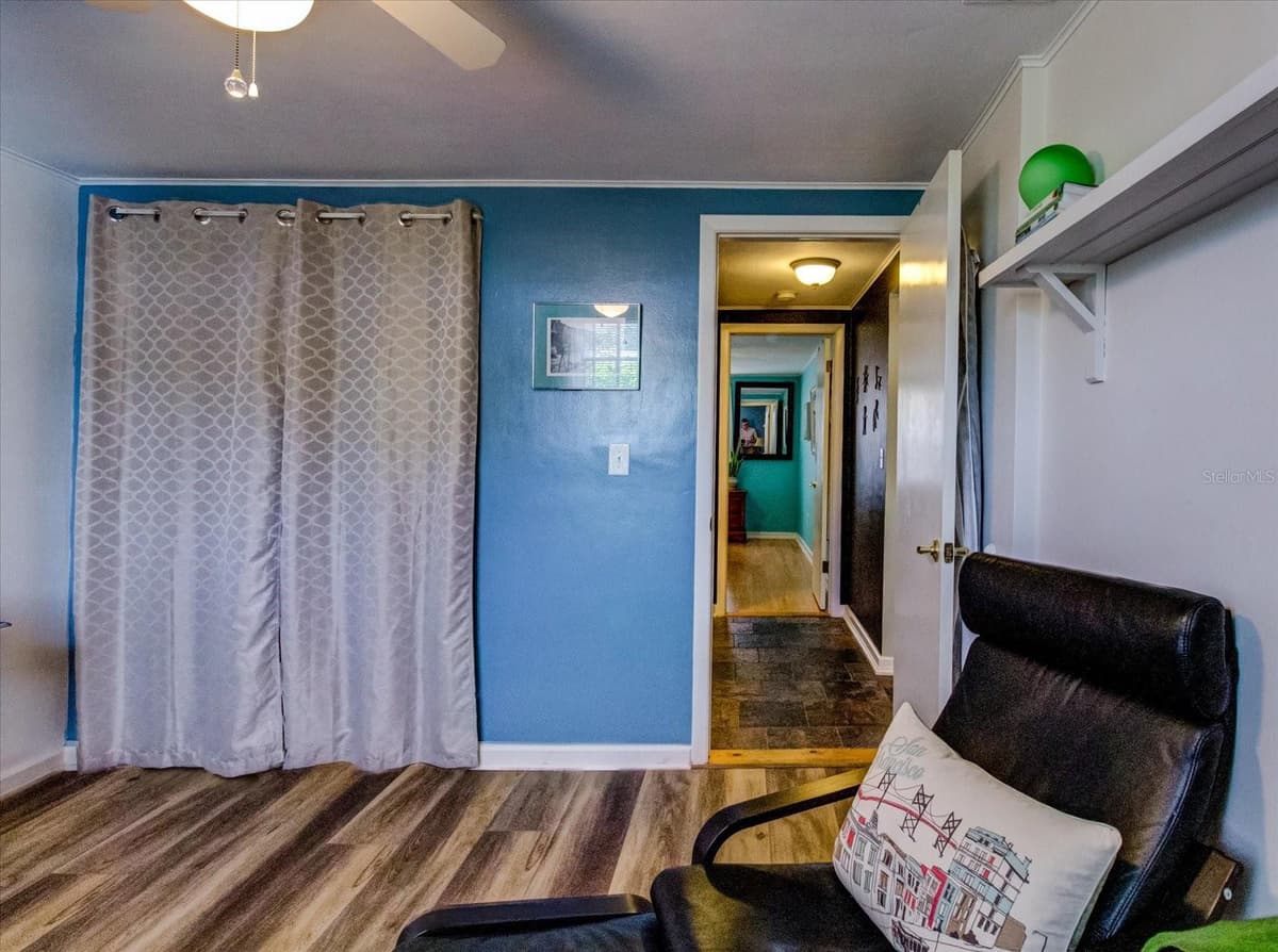 4231 TAMARGO DRIVE — photo 33 of 37