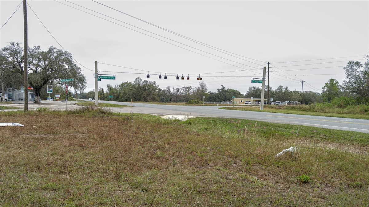 37015 STATE ROAD 70 — photo 10 of 20