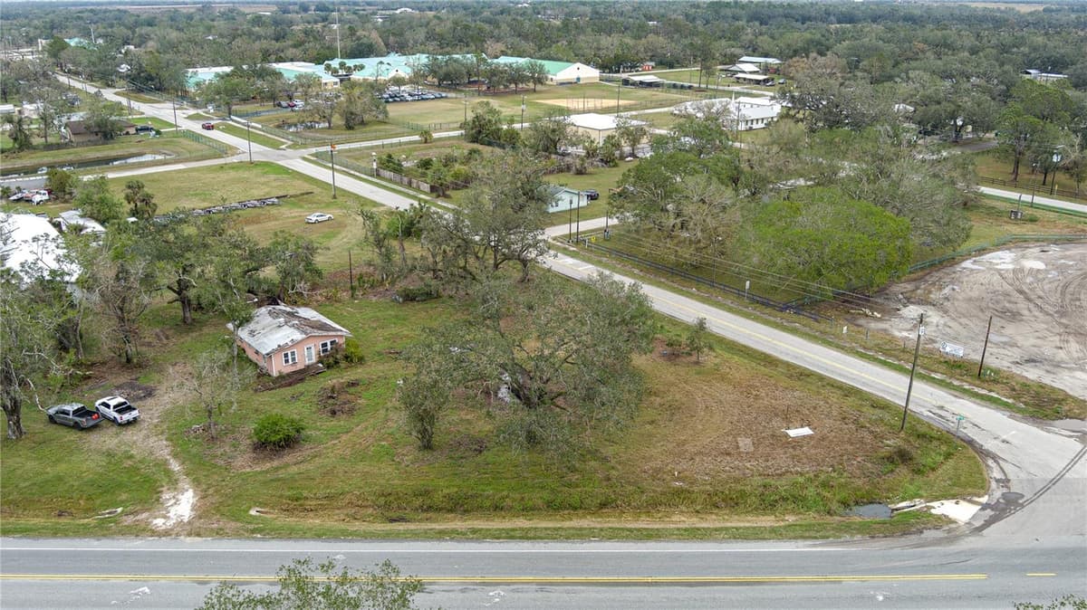 37015 STATE ROAD 70 — photo 4 of 20